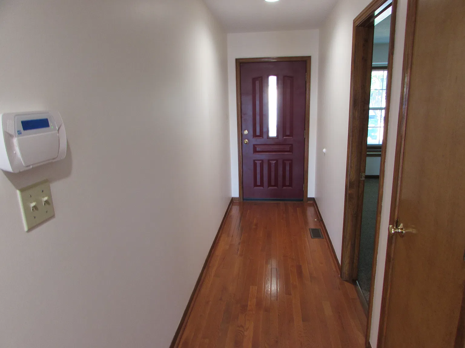 3 bed, 2445 sqft, $2,250 — Photo 4
