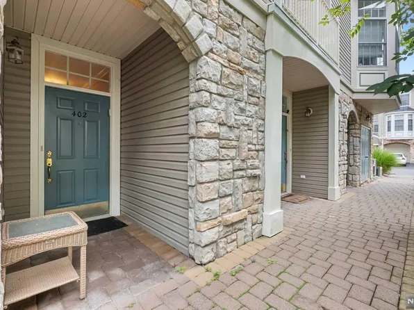 402 Kensington Ln, Livingston, NJ 07039