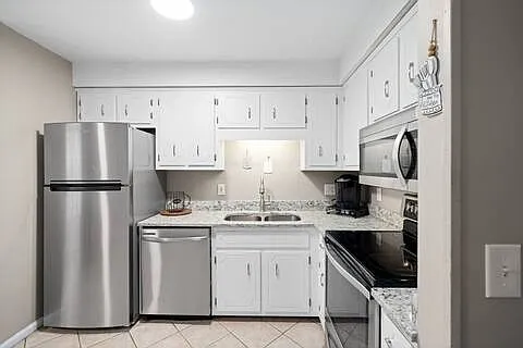 2311 Raleigh Court — Photo 4