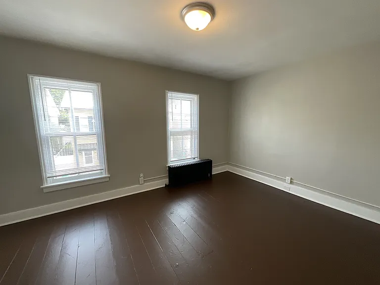 144 E Penn St — Photo 9