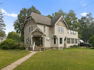 404 E 4th St, Lawton, MI 49065