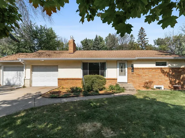 875 County Road F W, Shoreview, MN 55126