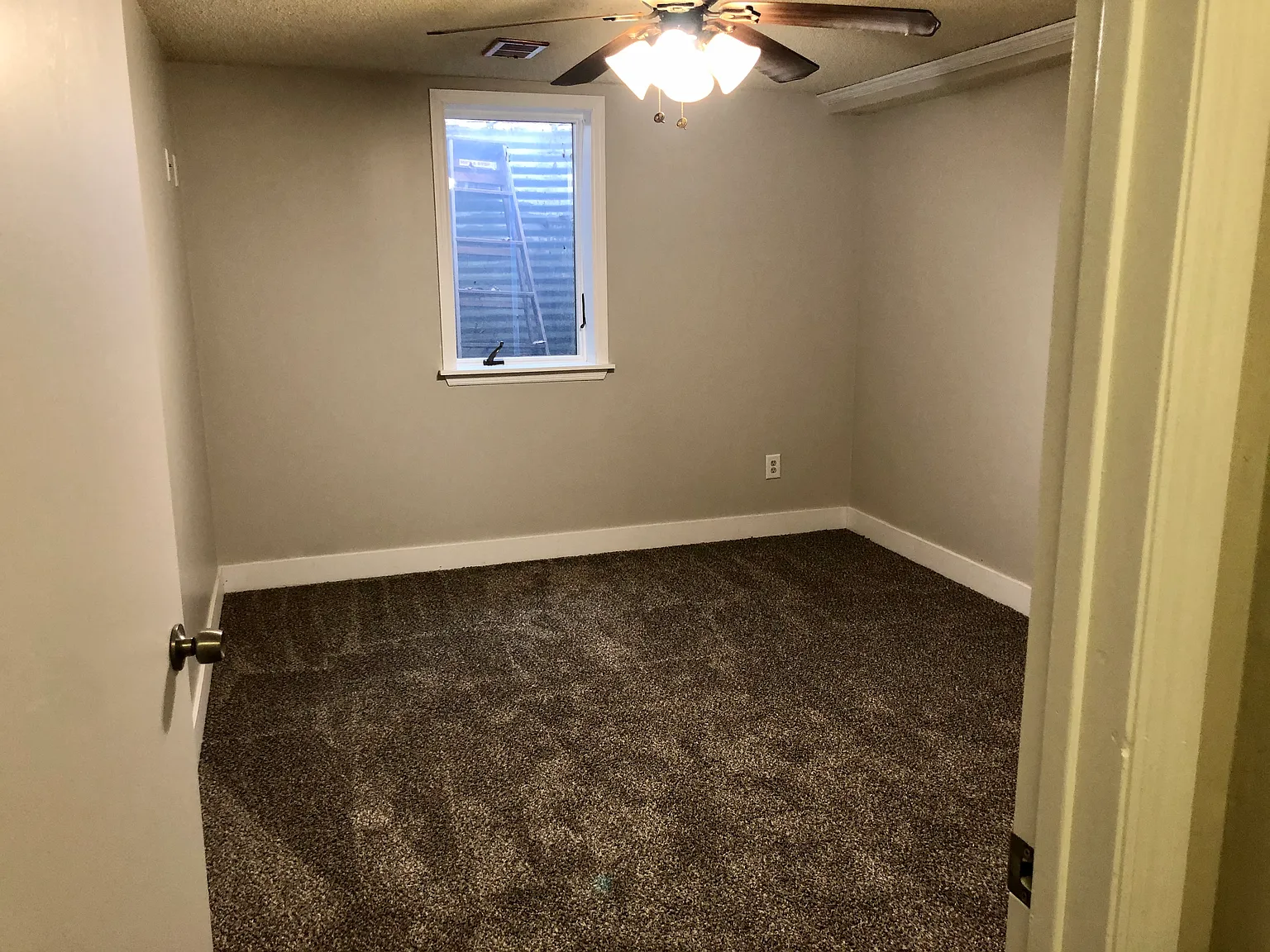 4 bed, 1931 sqft, $2,450 — Photo 4