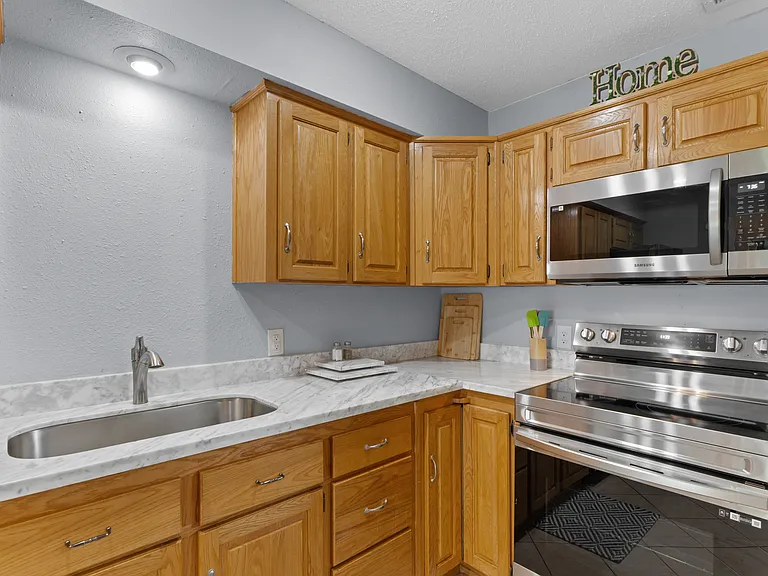 4838 Huron Dr — Photo 12