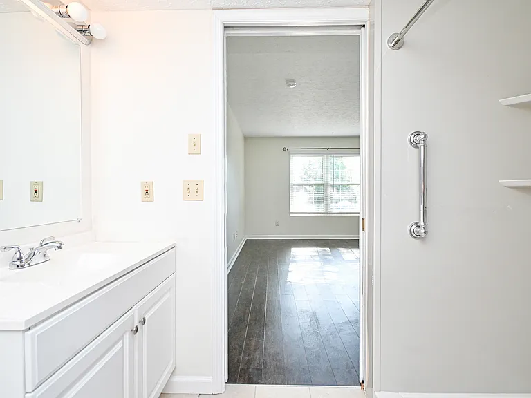3021 Stratford Ct #1 — Photo 31