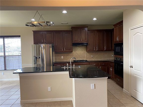 4th image of 2524 Salorn Way
