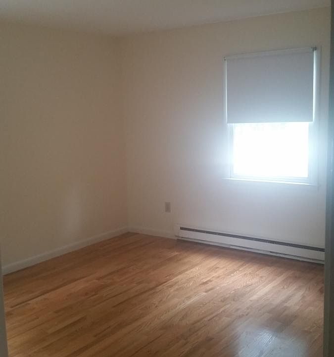 2nd image of 9 Cross St APT 2
