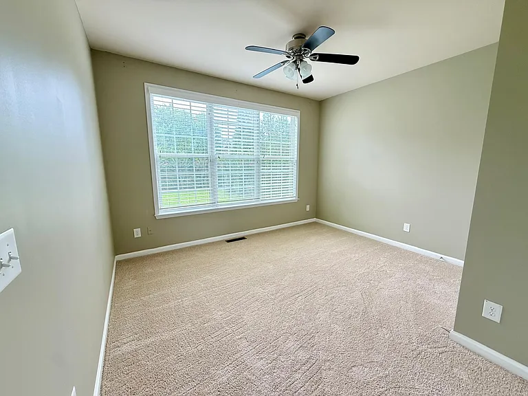 1009 Providence Forest Dr — Photo 15