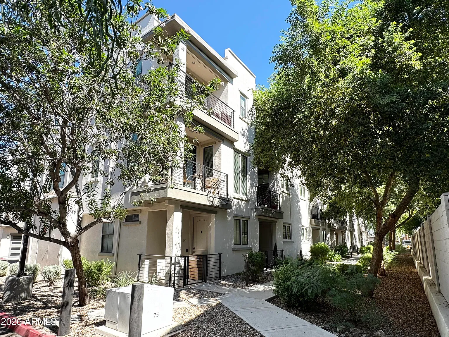 3 bed, 3.5 bath, 1816 sqft, $3,100 — Photo 4