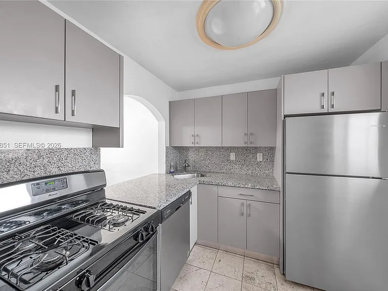8650 SW 67th Ave #1010 — Photo 7