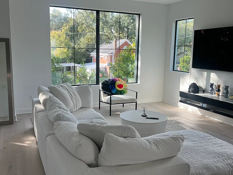 2851 W Gandy Blvd #11 — Photo 5