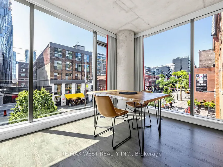 560 King St W #214 — Photo 7