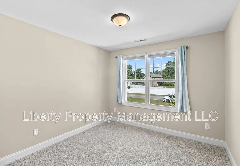4199 Overhills Rd — Photo 8