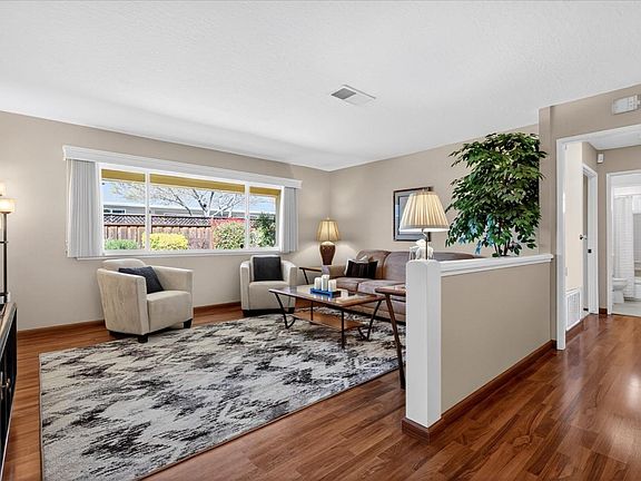 5th image of 9049 Craydon Cir