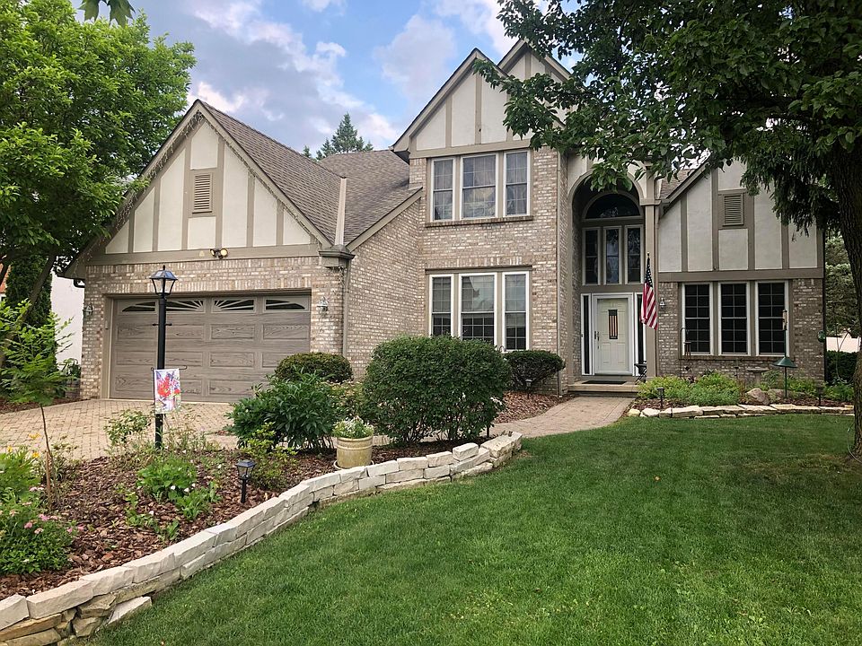 1st image of 380 Windemere Dr