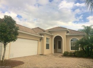 2218 Heydon Cir W, Naples, FL 34120