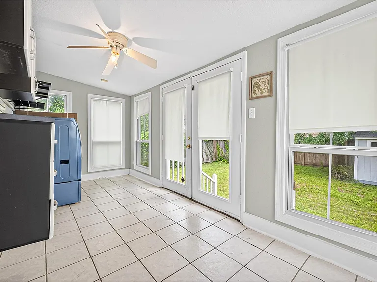 1210 Shearn St — Photo 29