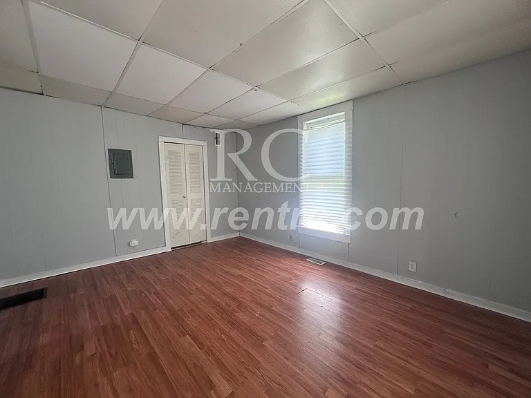 1135 N Jackson St — Photo 6