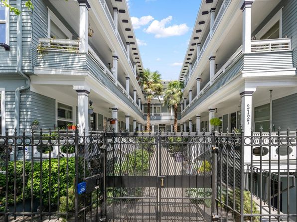 2127 NW Irving St APT 103, Portland, OR 97210