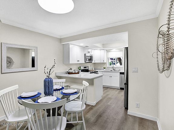 5th image of 3915 Toreador Ct Unit 7