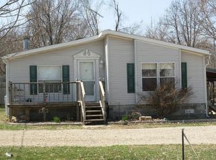 204 Cherokee St, Oskaloosa, KS 66066