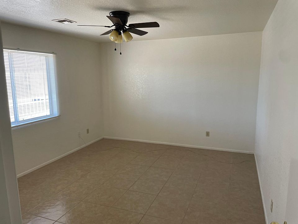 1st image of 2725 Calle De Mercado #5