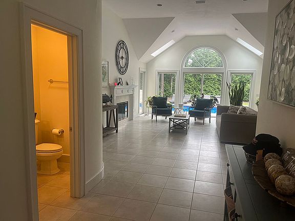 4th image of 3 Old Fields Ln