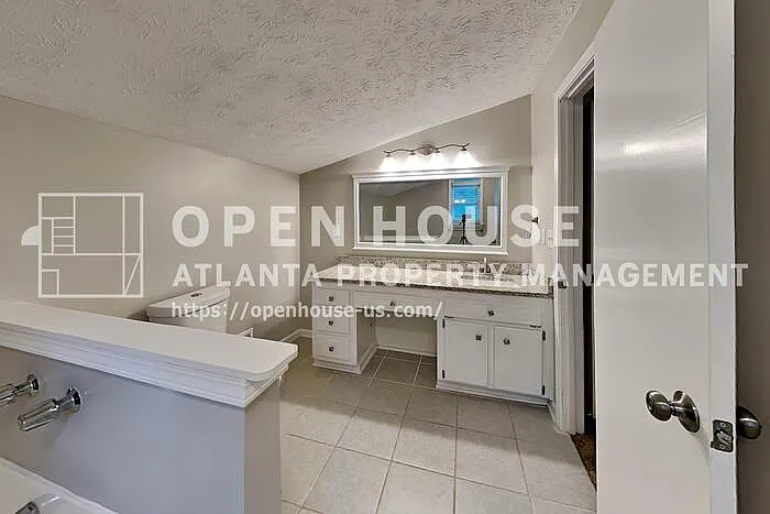 4125 Inola Trl NE — Photo 9