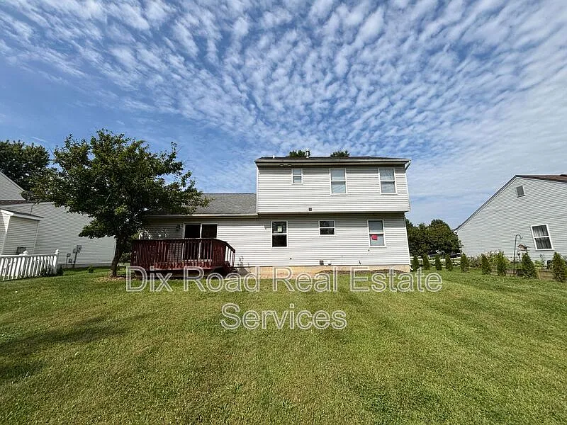 3 bed, 2.5 bath, 1540 sqft, $2,295 — Photo 2