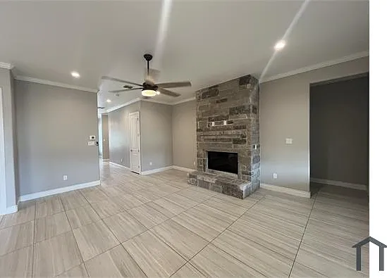 4815 Viewcrest Rd #- — Photo 2