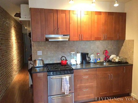 4th image of 146 Sullivan St APT 8