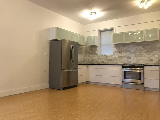 Rented by Premier Metro Realty Corp | media 41