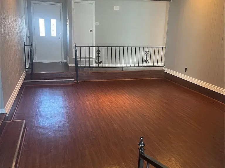 3012 Barrington Ct — Photo 5