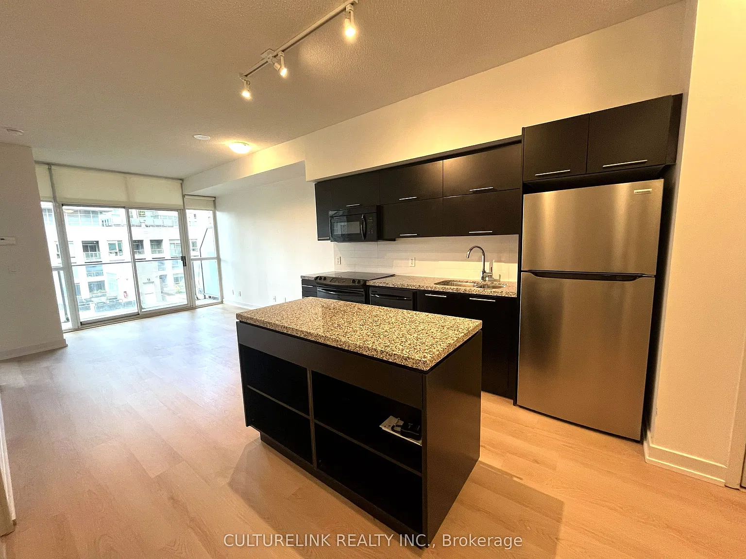 2 bed, $2,850 — Photo 2