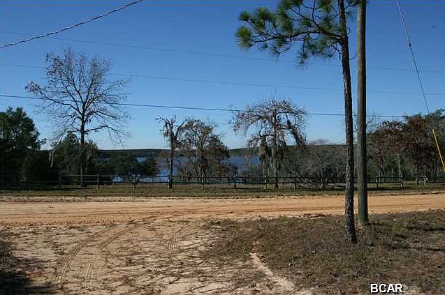 1st image of 3525 Lakeside Dr