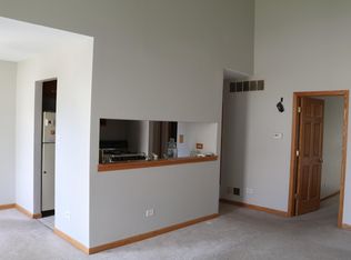 786 Roosevelt Rd, Hanover Park, IL 60133