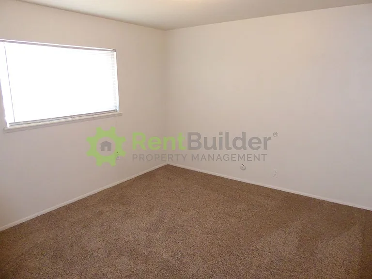 205 Vassar Dr SE — Photo 26