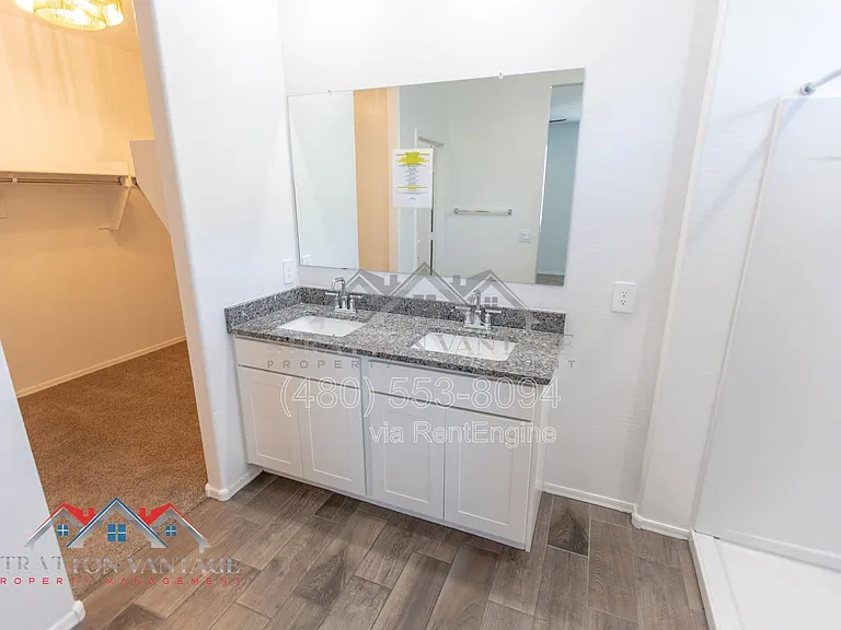 1330 W Hess Ave — Photo 32