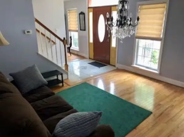 1317 Grayland Ave — Photo 3