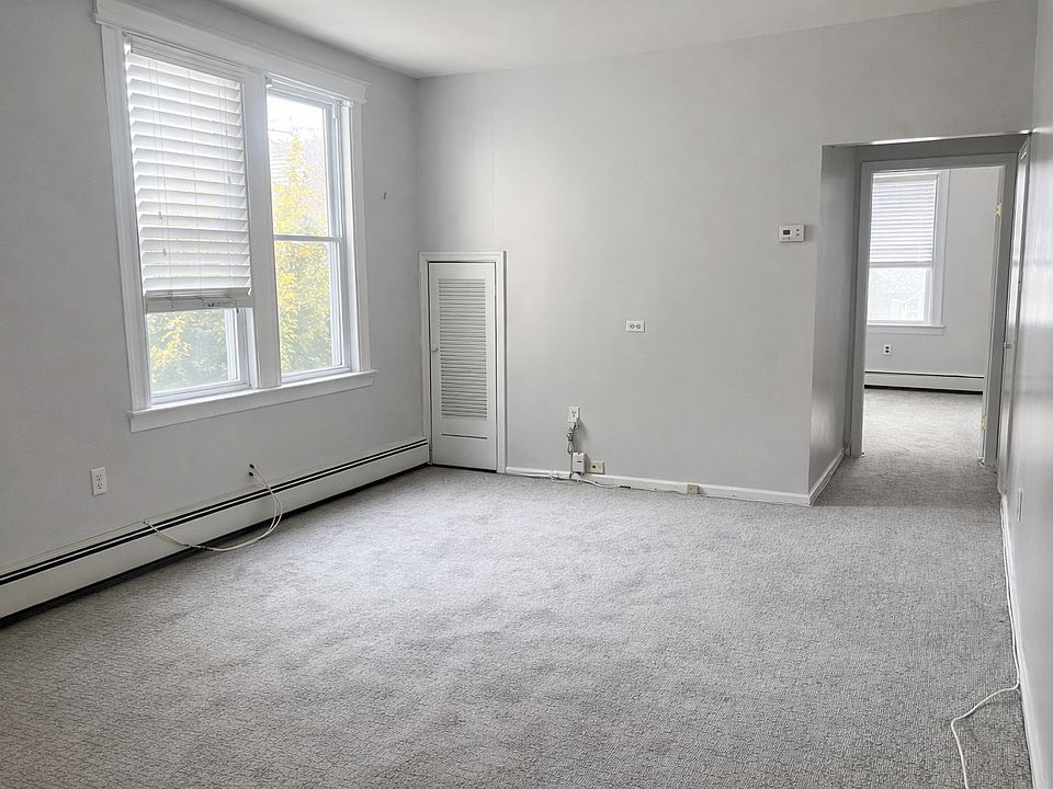 Light & Bright living area