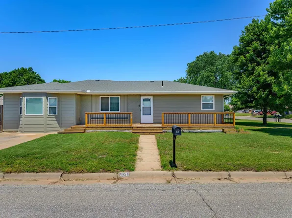 428 E 1st Ave, Cheney, KS 67025