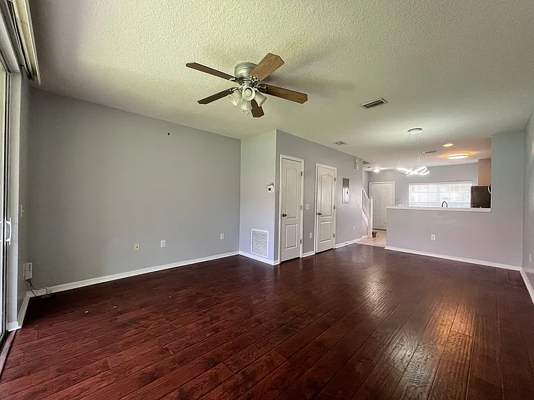 1306 Hampton Park Ln — Photo 4