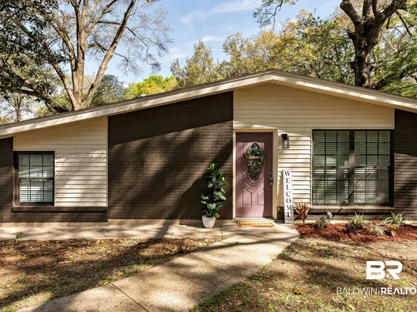 5404 Forest Park Dr, Mobile, AL 36618