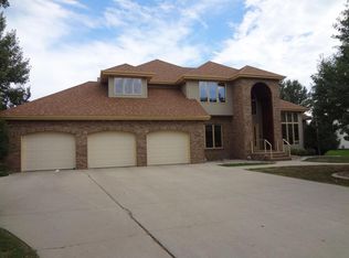 3332 Primrose Ct, Grand Forks, ND 58201