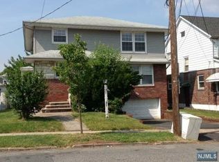 28 E Edsall Ave, Palisades Park, NJ 07650