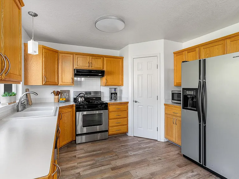 1392 W Chance Ct — Photo 11