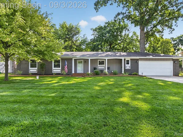 6215 Anavista Dr, Flint, MI 48507