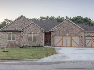 101 E Ironwood Dr, Republic, MO 65738