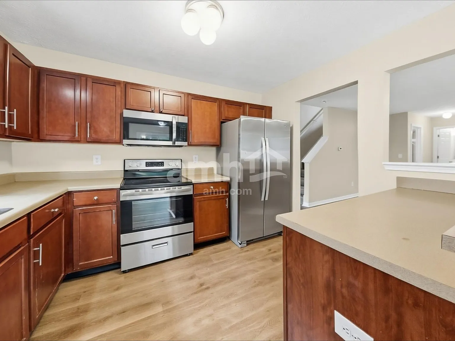 4 bed, 2.5 bath, 2526 sqft, $2,375 — Photo 4