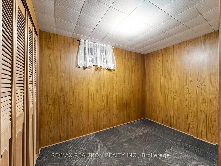398 Connaught Ave — Photo 31